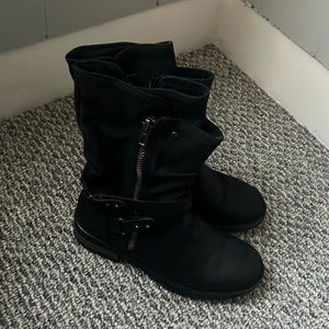 Love these for fall size 8 good condition